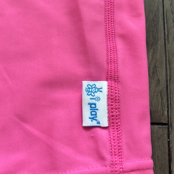 NWOT I play UPF 50 + long sleeve girls, swimwear top - Picture 4 of 12